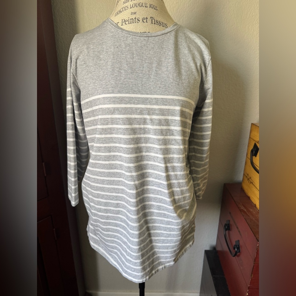 New XL Maurices Maternity Gray Striped 3/4 Sleeve Top